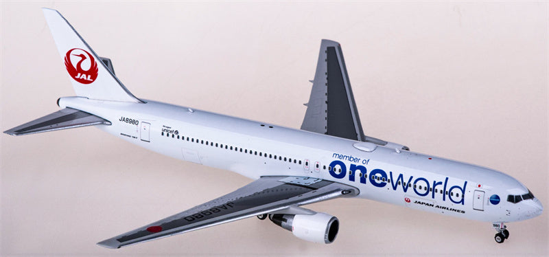 Phoenix Japan Airlines Boeing 767-300 JA8980 member of oneworld 1:400 Diecast Model view 3