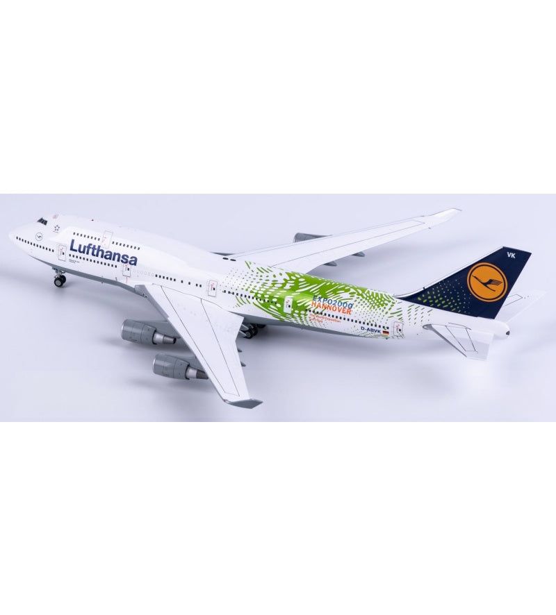 SQ Wings 1:200 Lufthansa Boeing 747-400 D-ABVK  DIECAST Model