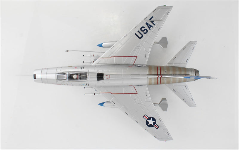 HOBBY MASTER USAF F-100D 307th TFS 1:72 Model 1965 Super Sabre Bien Hoa AB 55-3712