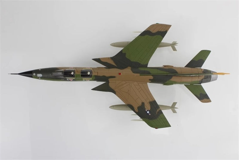 HOBBY MASTER F-105F Red River Showboat 63-8331 354 TFS/355 TFW Takhki RTAFB 1:72 Airplane Pre-built Model