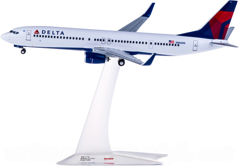Herpa Delta Air Lines Boeing 737-900ER N802DN 1:200 ABS Model view 4