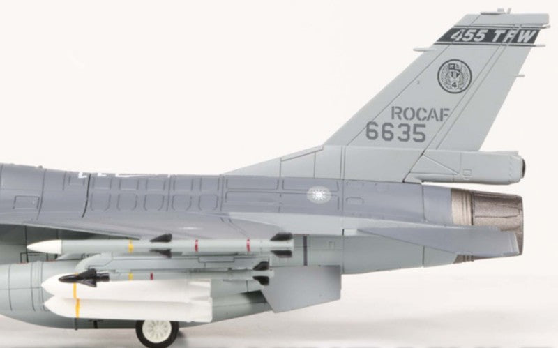 HOBBY MASTER ROCAF / Chihhang AB, Taiwan F-16V 455th TFW 22nd TFG 1:72 Model    6635