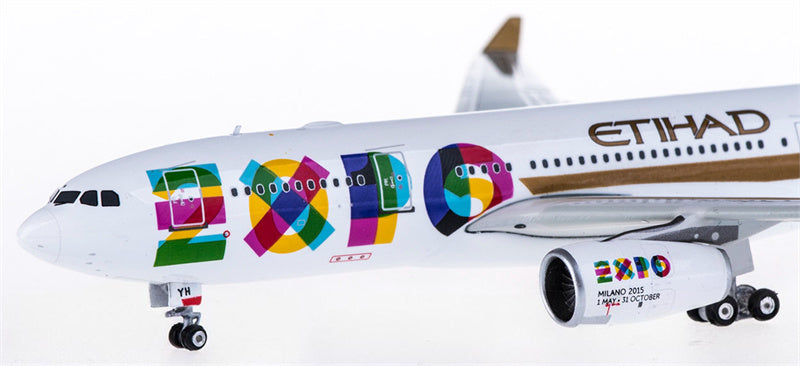 Phoenix Etihad Airways Airbus A330-200 A6-EYH 1:400 Diecast Model view 4
