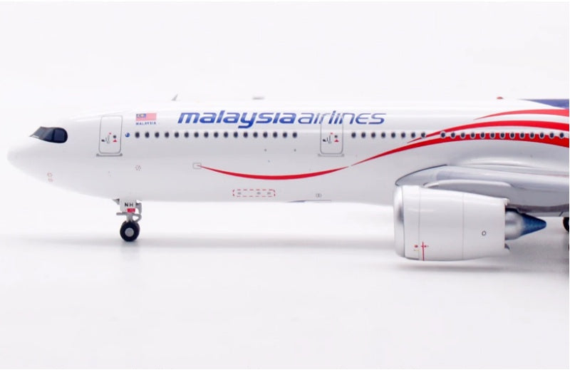Aviation 1:400 Malaysia Airlines A330-900NEO 9M-MNH  DIECAST Model