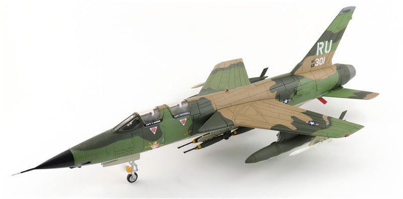 HOBBY MASTER USAF EF-105F Thunderchief 357th TFS 1:72 Model 1968 Limited Edition Jinkin Josie 63-8301