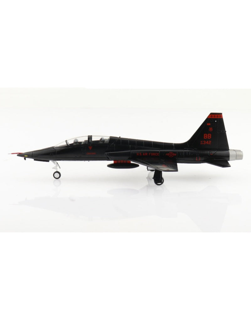 HOBBY MASTER Beale AFB T-38A USAF 1st RS/9th RW 1:72 Model 2006  Talon 65-10342