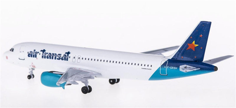 AeroClassics Air Transat Airbus A320 F-GRSH 1:400 Diecast Model view 4