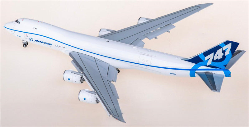 HX Models 1:400 Boeing 747-8F N747EX Flaps down Model