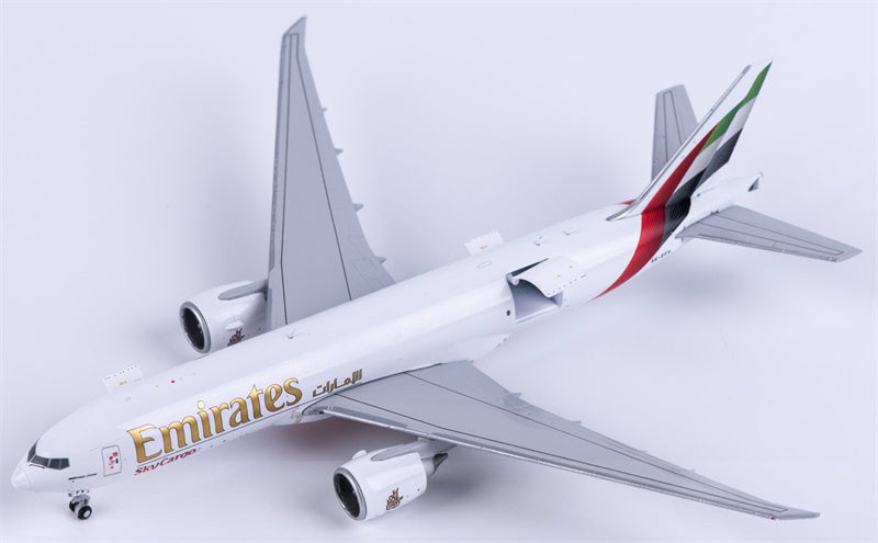 Geminijets 1:400 Emirates Boeing 777-200LR A6-EFV Interactive Series Diecast Model
