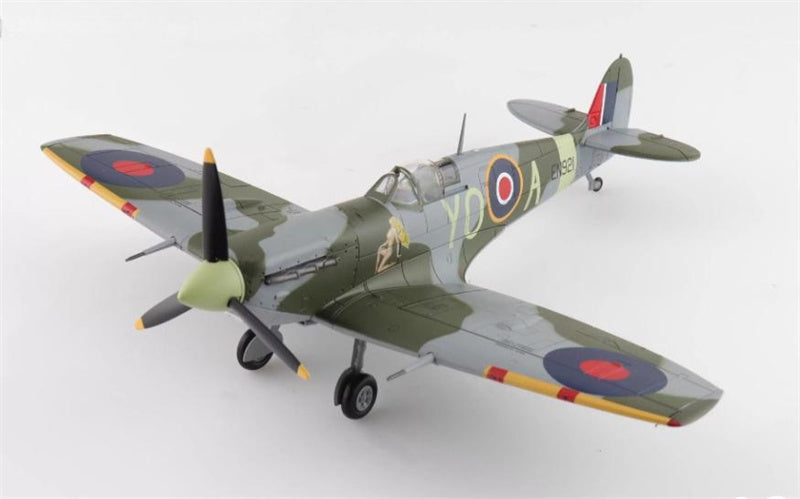 HOBBY MASTER Spitfire Mk. Vb EN921 flown by F/O Jack Sheppard No. 401 Sqn. RCAF 1943 1:48 Airplane Pre-built Model