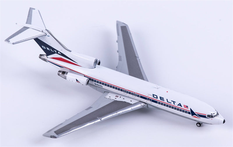 Geminijets Delta Air Lines Boeing 727-100 N1633 1:400 Diecast Model view 3