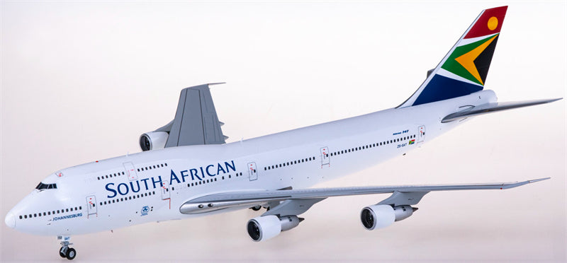 JC Wings South African Airways Boeing 747-300 ZS-SAT 1:200 Diecast Model view 2