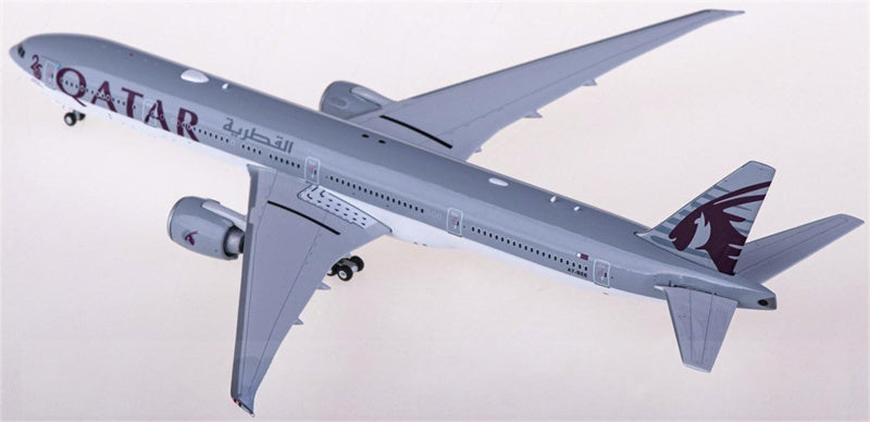 Phoenix Qatar Boeing 777-300ER A7-BEE 1:400 Diecast Model view 4