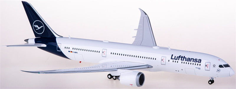 Herpa Lufthansa Boeing 787-9 Dreamliner D-ABPA 1:200 ABS Model view 1