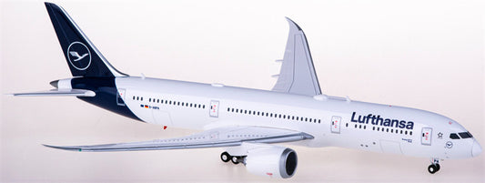 Herpa Lufthansa Boeing 787-9 Dreamliner D-ABPA 1:200 ABS Model view 1