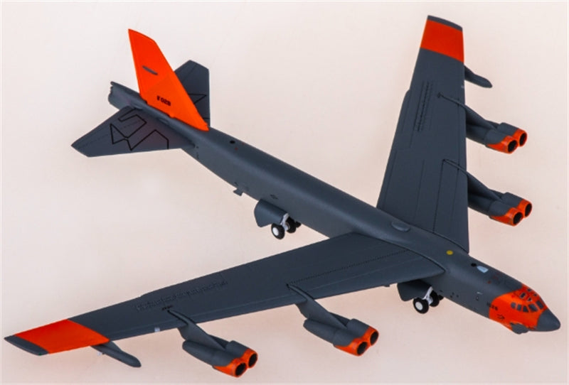 Geminijets USAF for Boeing B-52H for Stratofortress 61-0028 1:400 Aircraft Pre-built  Airliner Model Display
